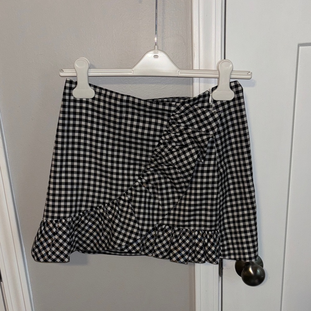 Forever 21 Black and White Gingham Mini Skirt